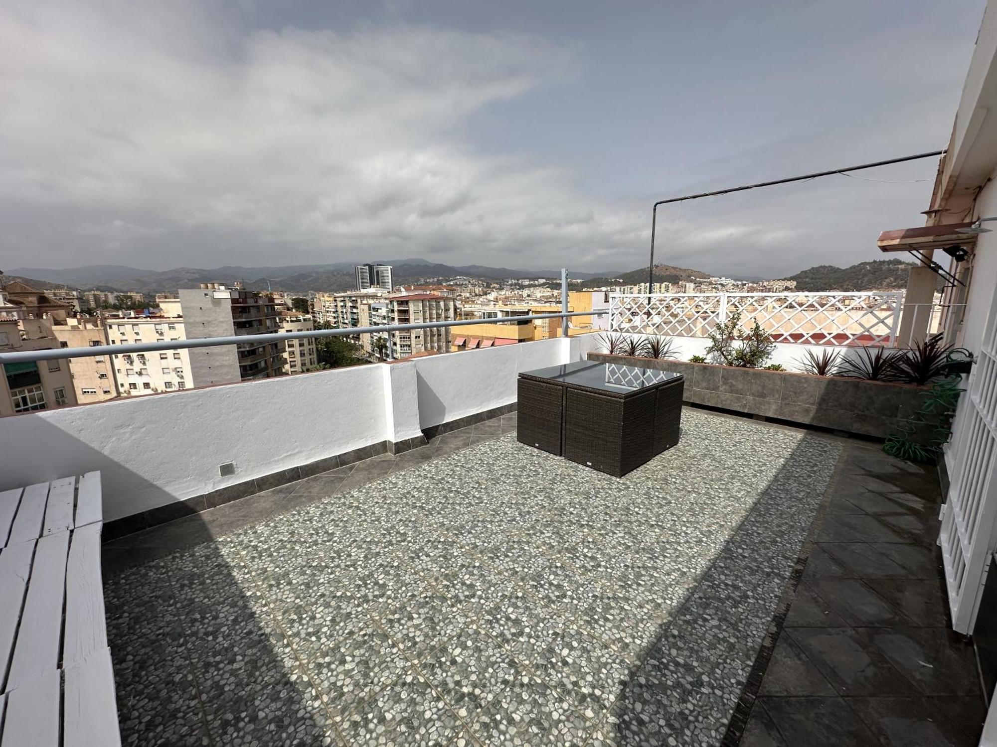Atico Plaza Bailen Malaga Centro Appartement Buitenkant foto